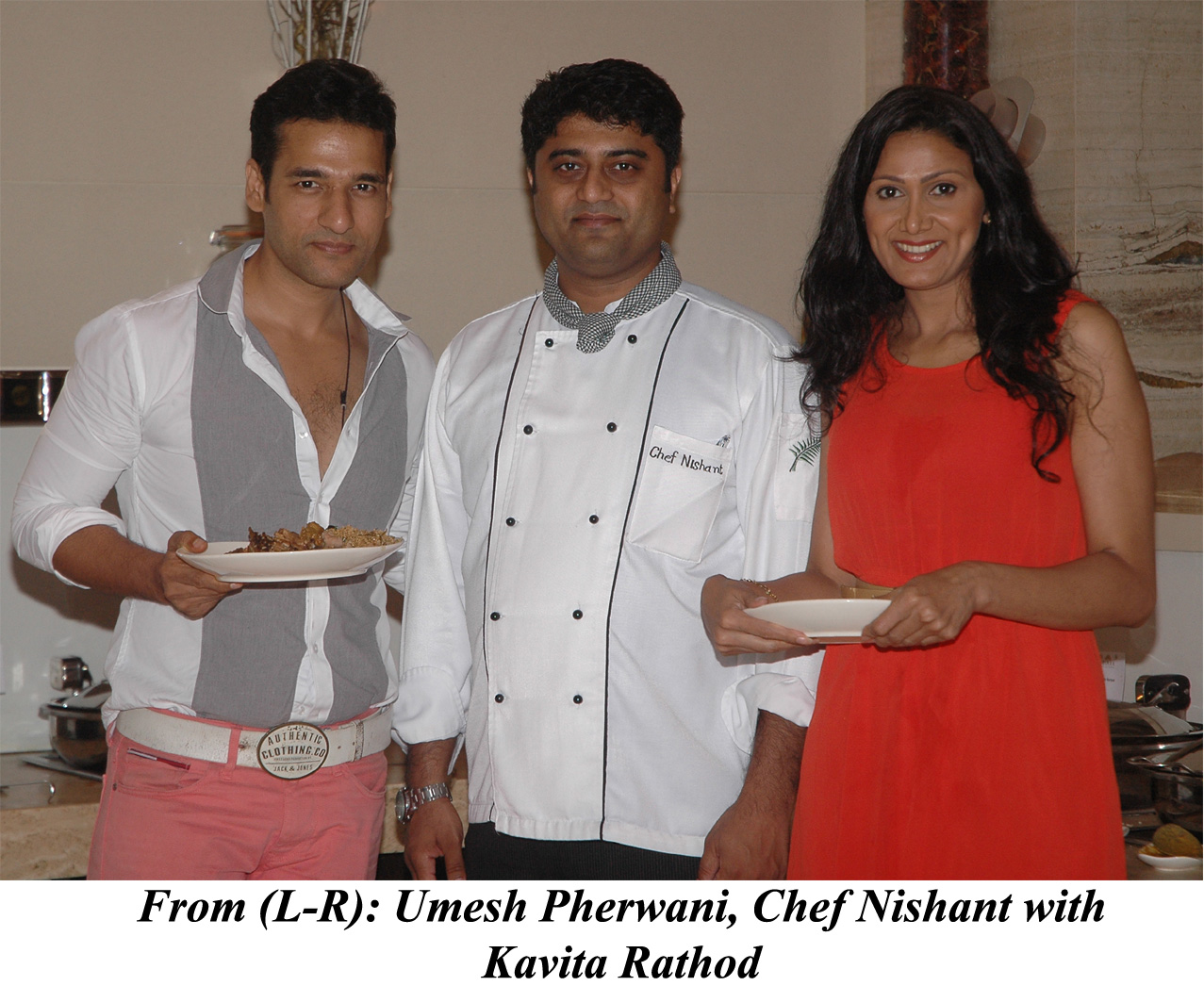 Umesh Pherwani, Chef Nishant with Kavita Rathod at the launch of Vita Latina on 23rd May 2013