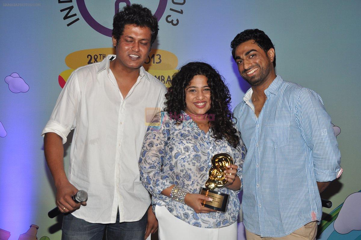RJ Malishka wins Best  RJ of the Year award in J W Marriott, Mumbai on 28th May 2013