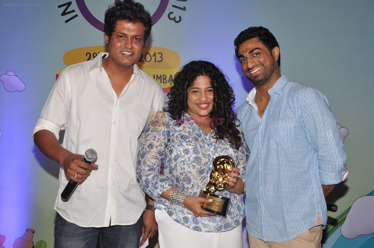 RJ Malishka wins Best  RJ of the Year award in J W Marriott, Mumbai on 28th May 2013