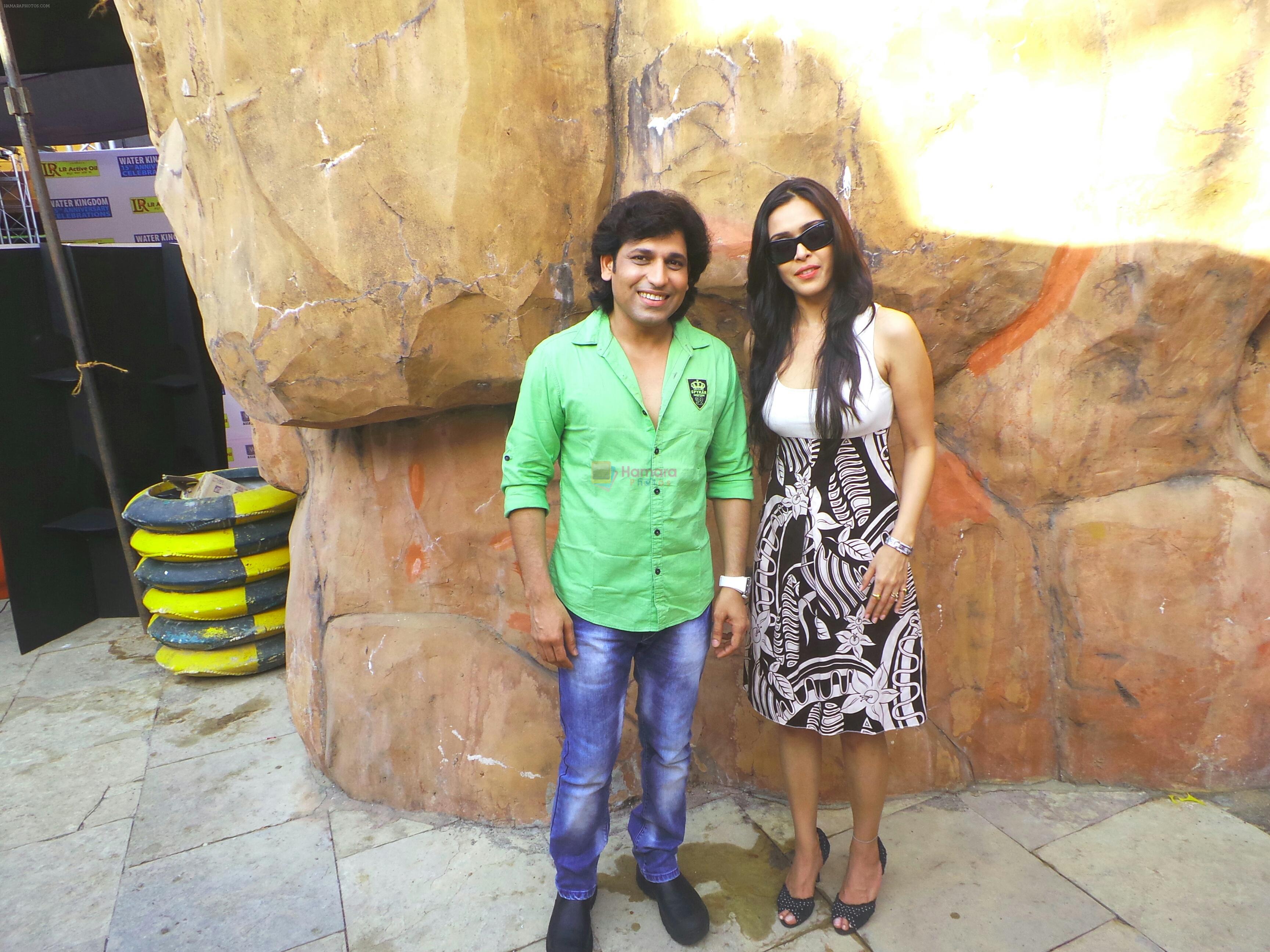 Rajan Verma with Hrishita  Bhatt at WaterKingdom on 29th May 2013