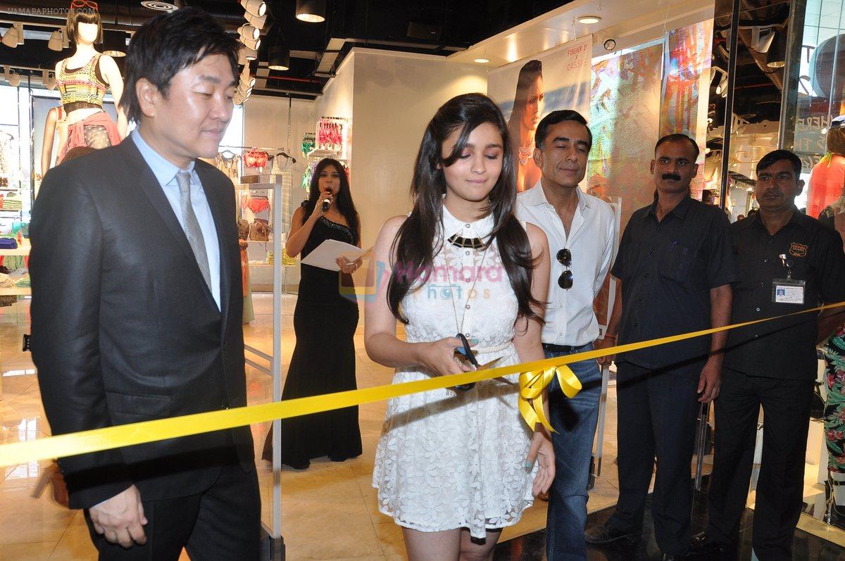 Alia bhatt inaugurates Forever 21 store in Infinity, Mumbai on 31st May 2013