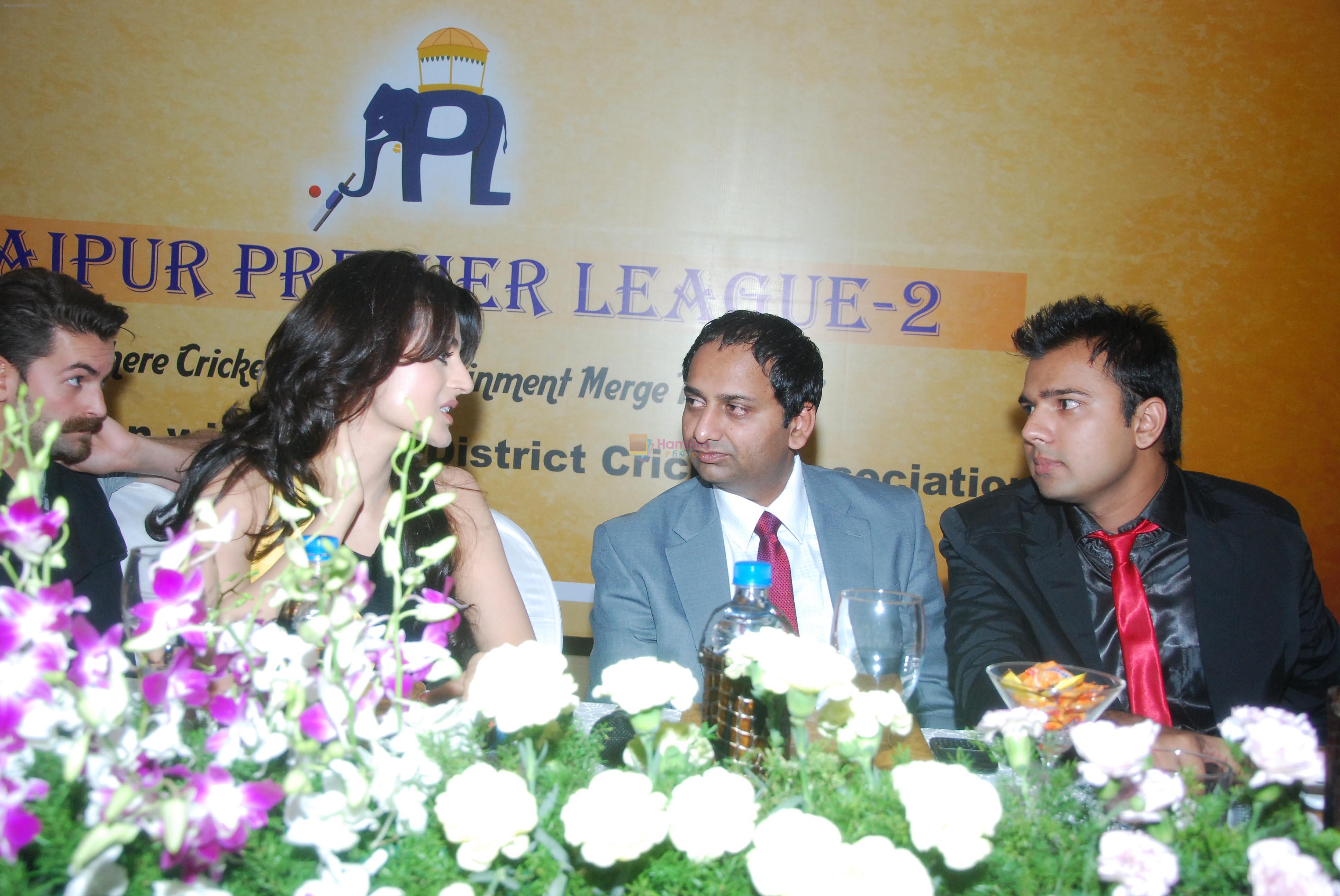 Neil Nitin Mukesh, Ameesha Patel, Mr. Mahesh Chakankar, & Prashant Mishra Ameesha Patel, Neil Nitin Mukesh at the launch of Jaipur Premier League Season 2 in Mumbai on 6th June 2013