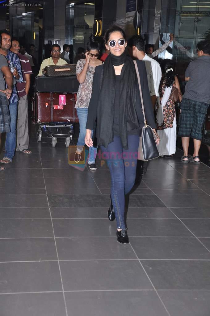Sonam Kapoor returns from Paris in Mumbai Airport on 11th June 2013