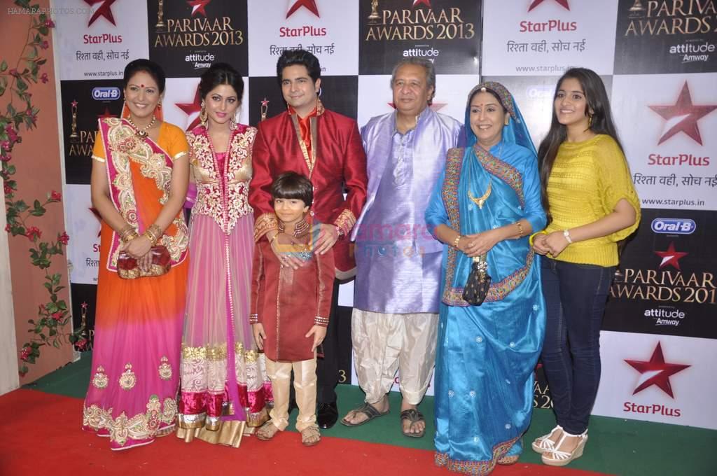 Hina Khan, Karan Mehra at Star Pariwar Awards in Mumbai on 15th June 2013