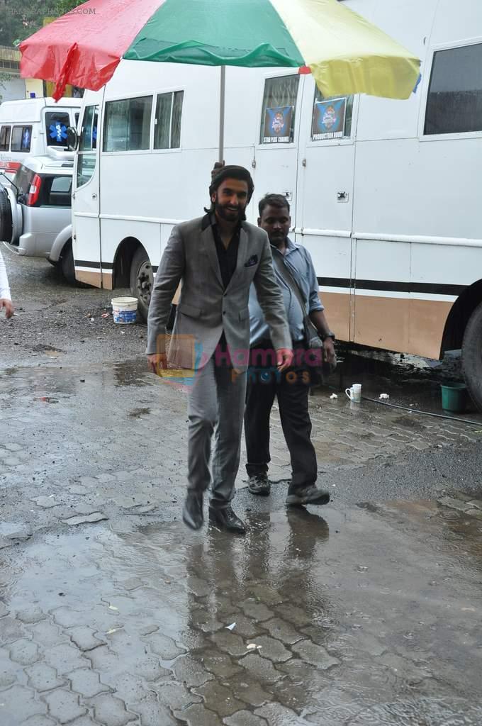 Ranveer Singh at Lootera film promotions on the sets of Star Plus India Dancing Superstar in Filmcity on 17th June 201