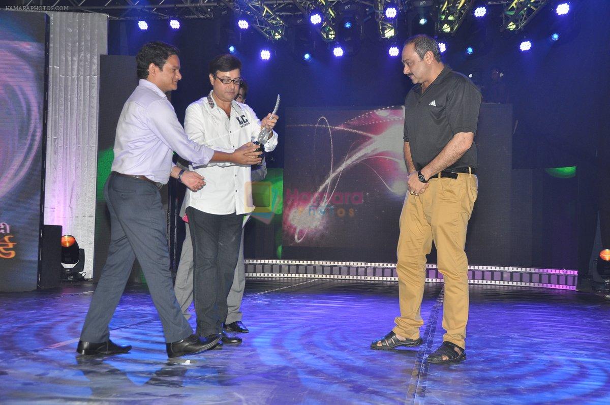 Sachin Khedekar, Sachin Pilgaonkar at Godrej Expert Care Sahyadri Cine Awards 2013 in Ravindra Natya Mandir, Mumbai on 18th June 2013