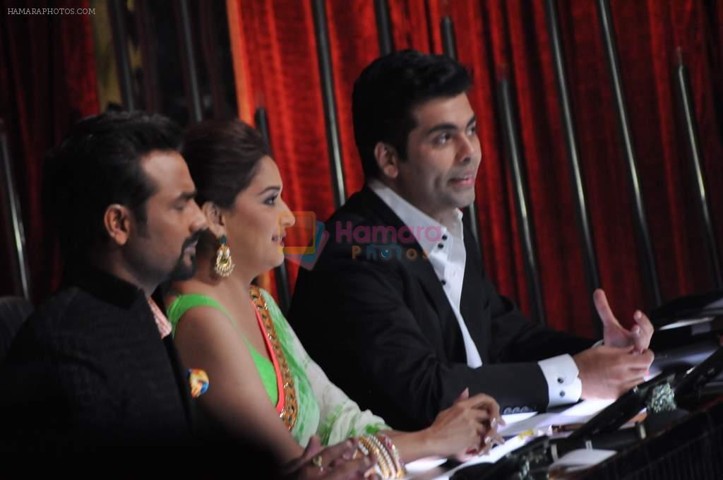 Madhuri, Karan, Remo on the sets of jhalak dikhla jaa season 6 in Filmistan, Mumbai on 19th June 2013