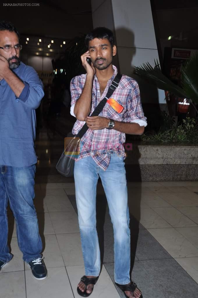 Dhanush return from Chennai in Mumbai Airport on 19th June 2013