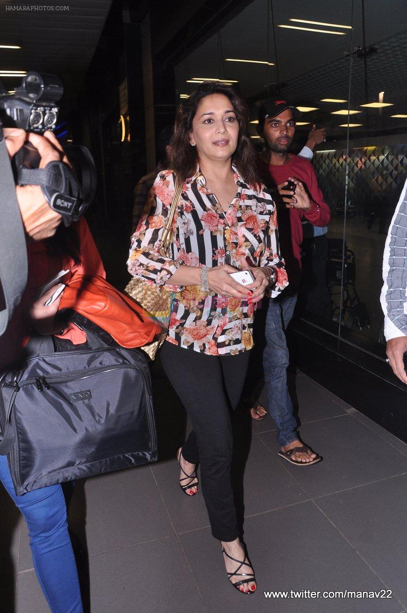 Madhuri Dixit arrive from IIFA awards 2013 in Mumbai Airport on 7th July 2013