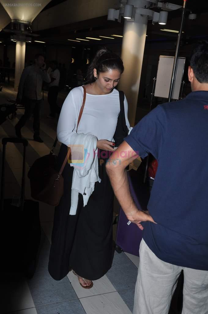 Huma Qureshi at IIFA Arrivals day 2 in Mumbai Airport on 8th July 2013