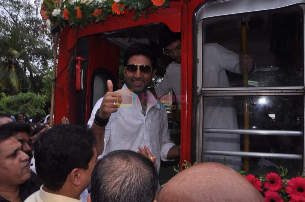 Abhishek Bachchan flags off 2 BEST buses along with Mayor of Mumbai Sunil Prabhu and Yuva Sena President Aditya Thackrey in Mayor's Bungalow on 8th July 2013