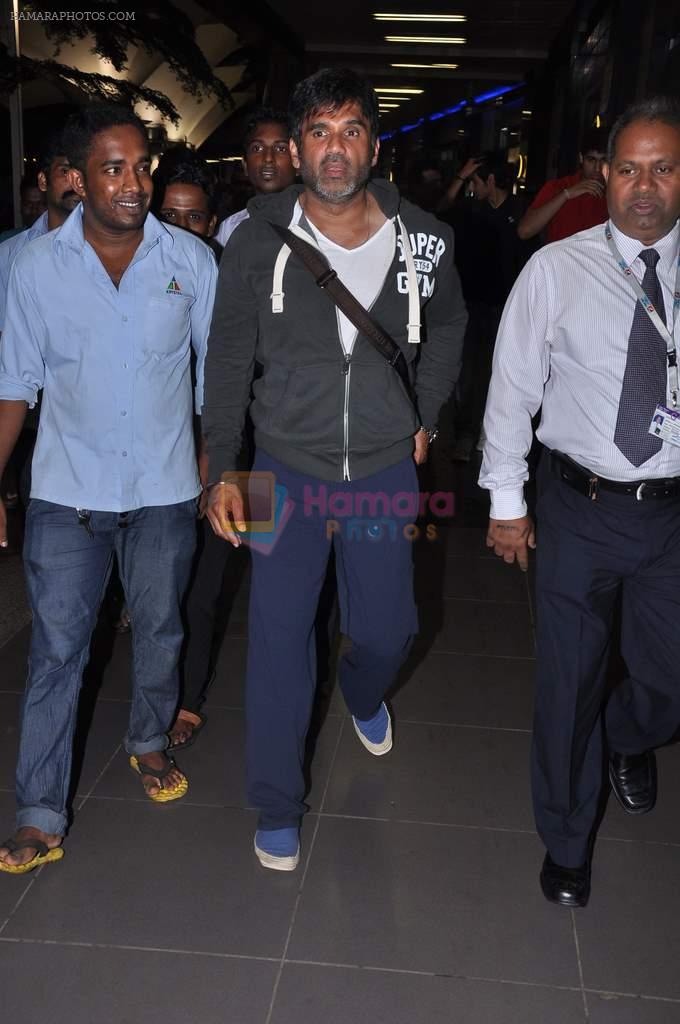 Sunil Shetty returns from IIFA in Airport, Mumbai on 9th July 2013