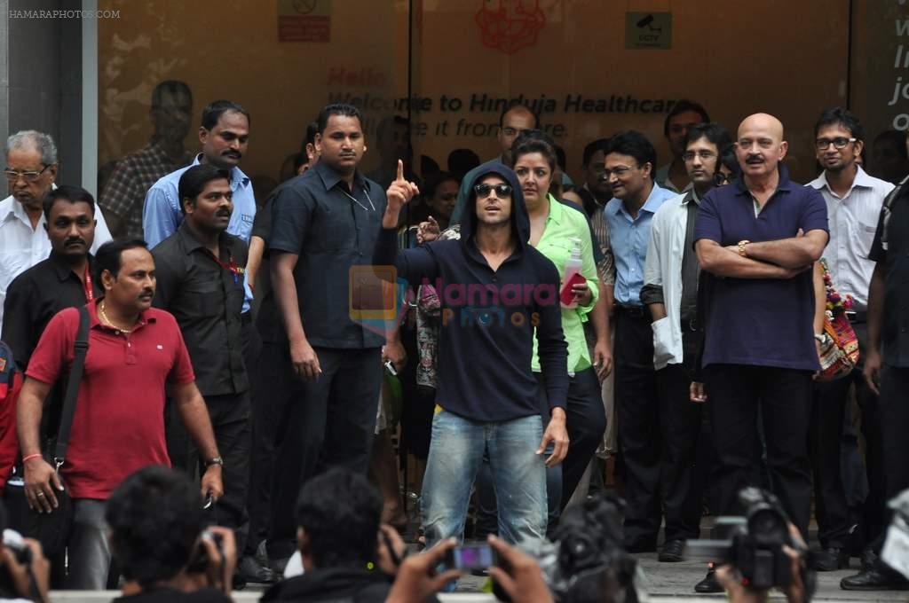 Hrithik Roshan discharged from hospital in Mumbai on 11th July 2013
