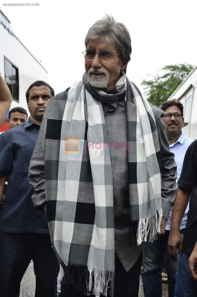 Amitabh Bachchan shoots for Kalyan ad in Filmcity, Mumbai on 16th July 2013