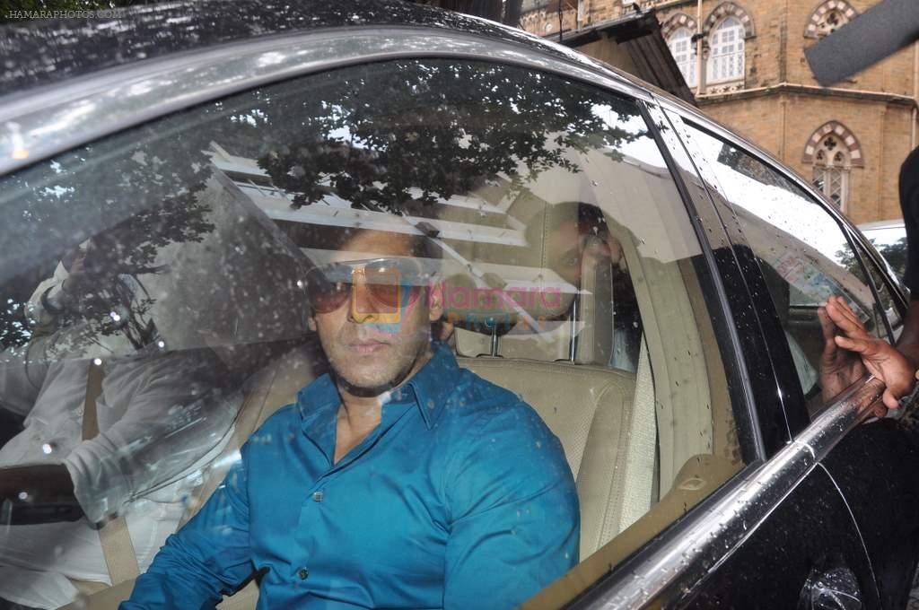 Salman Khan snapped at session court in Mumbai on 19th July 2013
