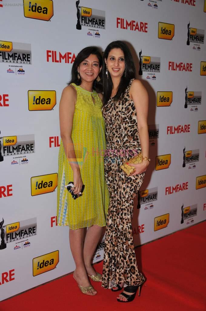 Anupama Bhalla & Rukhsaar Deboo on the Red Carpet of _60the Idea Filmfare Awards 2012