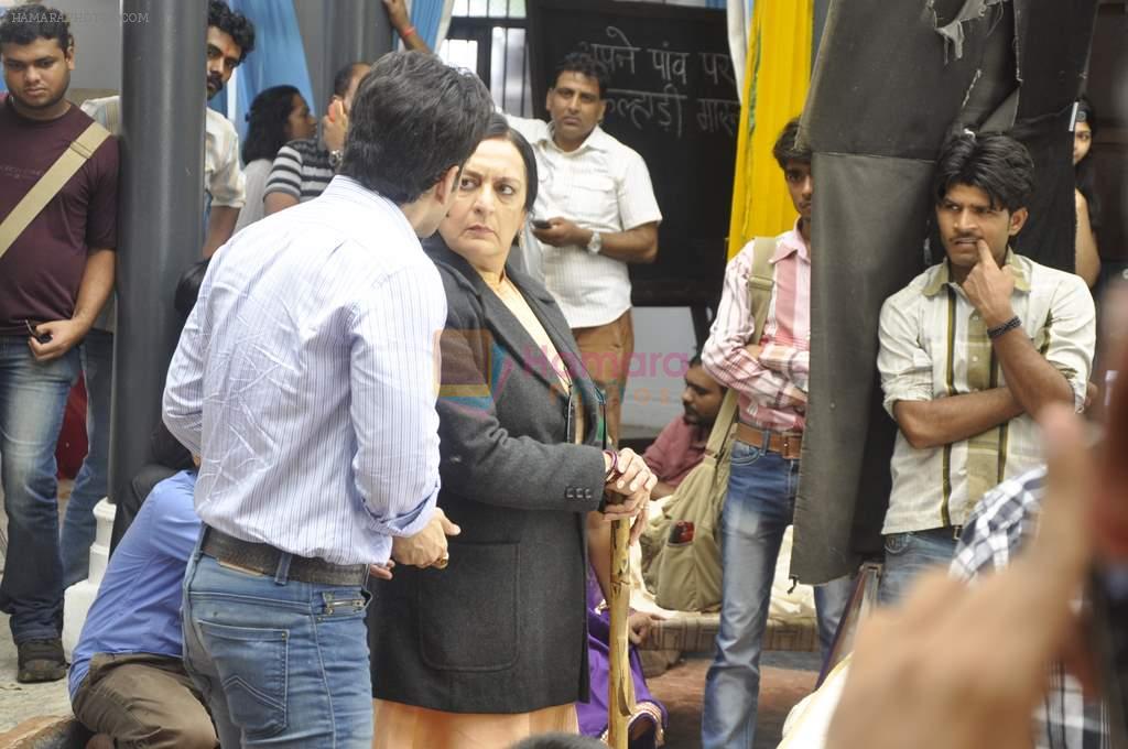 Tusshar Kapoor, Dolly Ahluwalia at Baajatey Raho stars on location of Chidiya Ghar in Filmcity, Mumbai on 22nd July 2013