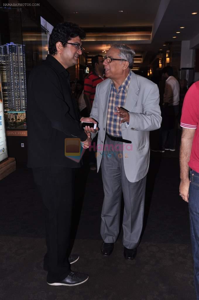Parsoon Joshi at Special screening of Bhaag Milkha Bhaag by Shaina Nc in Mumbai on 24th July 2013