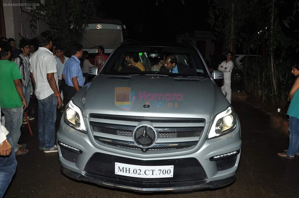 Shahid Kapoor snapped at Mehboob in Mumbai on 25th July 2013