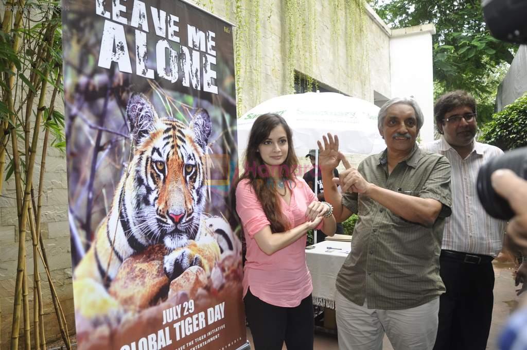 Dia Mirza at Save The Tiger campaign in Press Club, Mumbai on 26th July 2013
