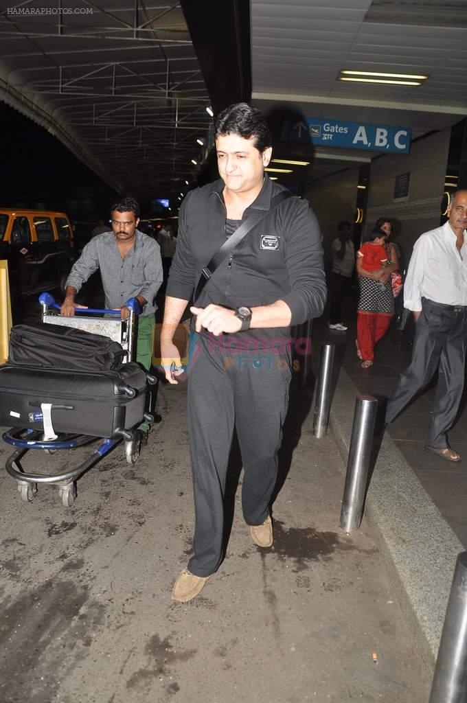 snapped at International airport, Mumbai on 26th July 2013