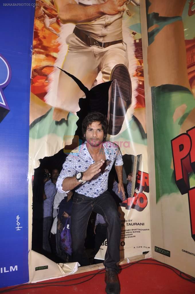 Shahid Kapoor at the Launch of Tu Mere Agal Bagal Hai song from Phata Poster Nikhla Hero in Mehboob, Mumbai on 26th July 2013