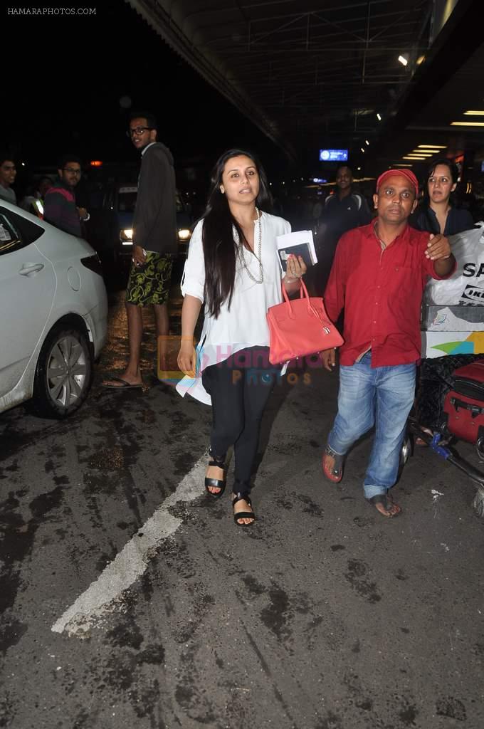 Rani Mukherjee snapped at International airport, Mumbai on 26th July 2013