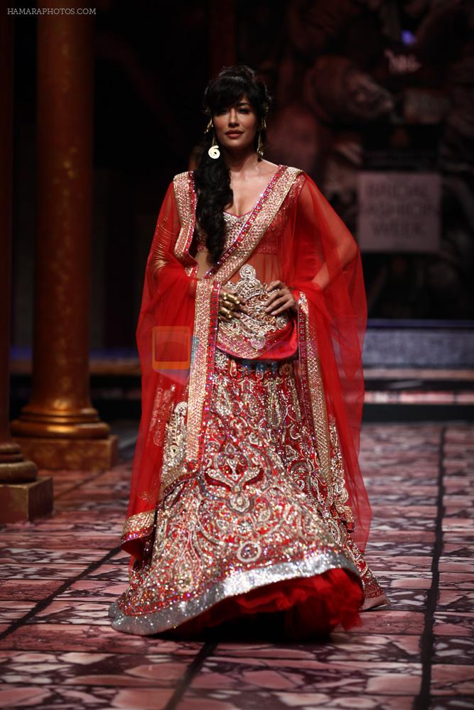 Chitrangada Singh walks for Designer Suneet Varma in Delhi on 27th July 2013