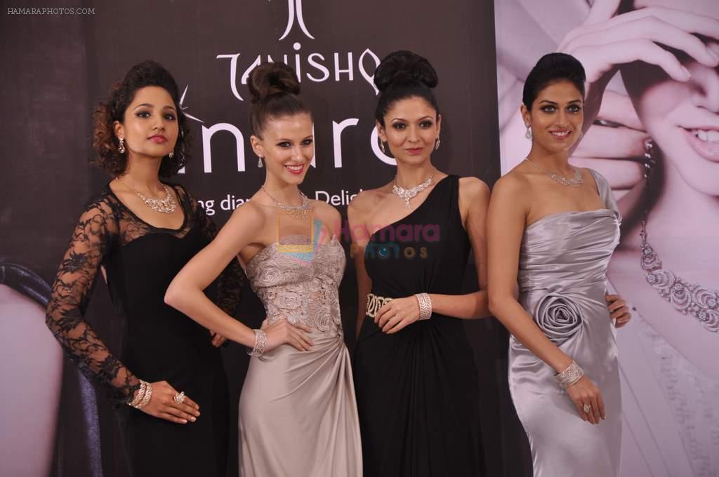 at Tanishq Inara fashion show in Bandra, Mumbai on 28th July 2013