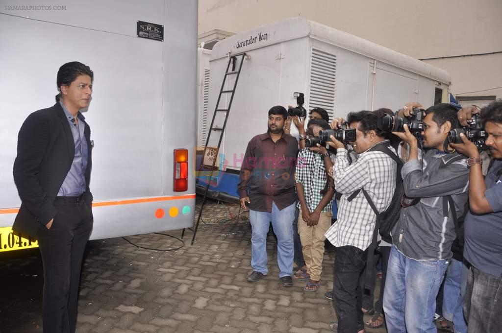 Shahrukh Khan on the sets of Madhubala in Mumbai on 29th July 2013