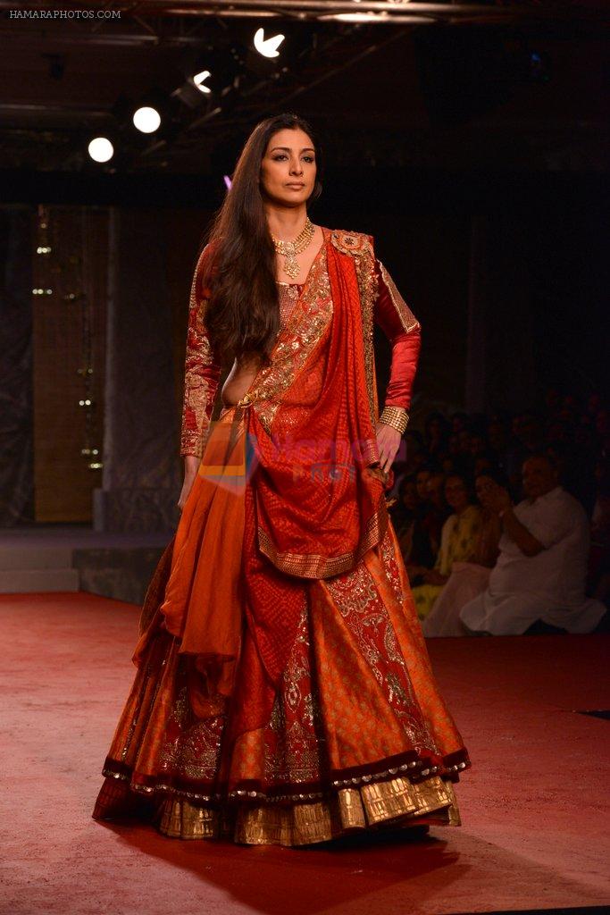 Tabu walks for Anju Modi at PCJ Delhi Couture Week day 1 on 31st July 2013