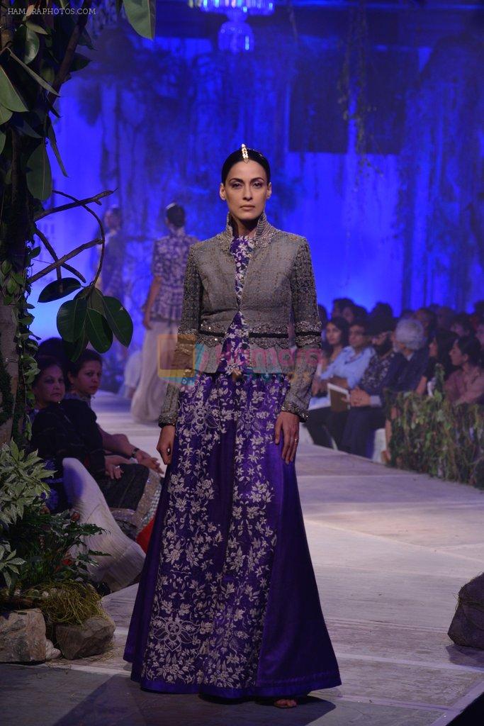 Model walk the ramp for Anamika Khanna showcases on day 2 of PCJ Delhi Couture Week on 1st Aug 2013