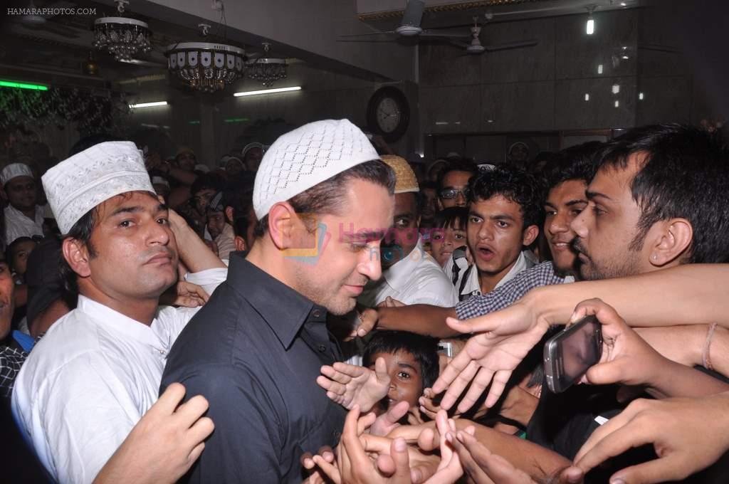 Imran Khan offers prayers on the last Friday of Ramzan on 2nd Aug 2013