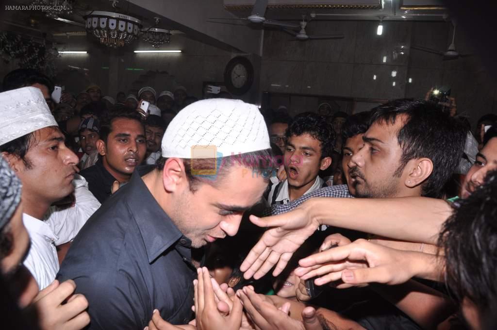Imran Khan offers prayers on the last Friday of Ramzan on 2nd Aug 2013