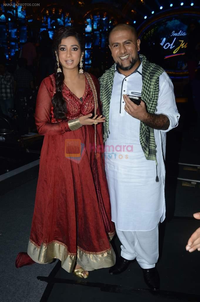 Shreya Ghoshal, Vishal Dadlani on the sets of Indian Idol Junior Eid Special in Mumbai on 4th Aug 2013
