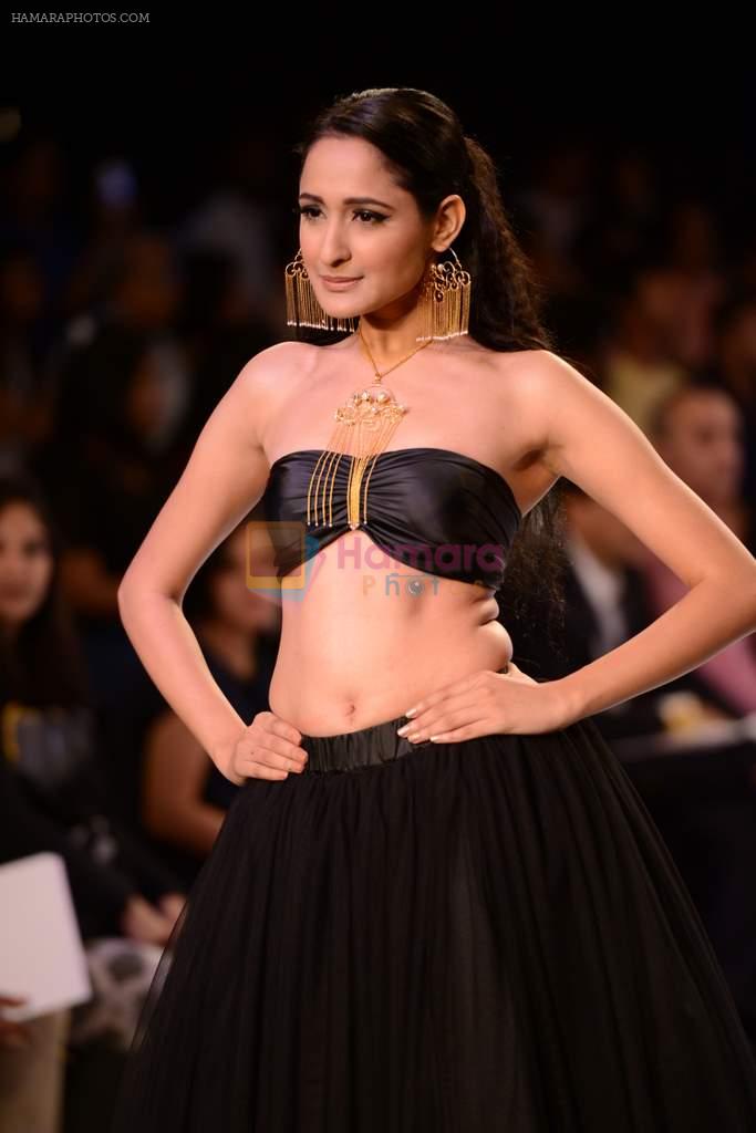 Model walk the ramp for pallavi foley Show at IIJW 2013 on 6th Aug 2013