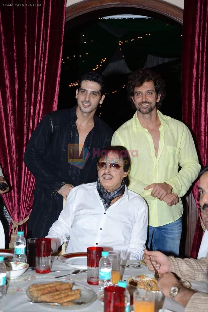 Hrithik Roshan, Zayed Khan, Sanjay Khan at Sanjay and Zareen Khan's Iftar party in Sanjay Khan's Residence, Mumbai on 6th Aug 2013