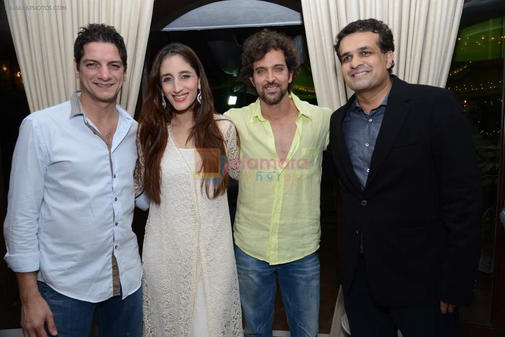 Hrithik Roshan, DJ Aqeel, Farah Ali Khan at Sanjay and Zareen Khan's Iftar party in Sanjay Khan's Residence, Mumbai on 6th Aug 2013