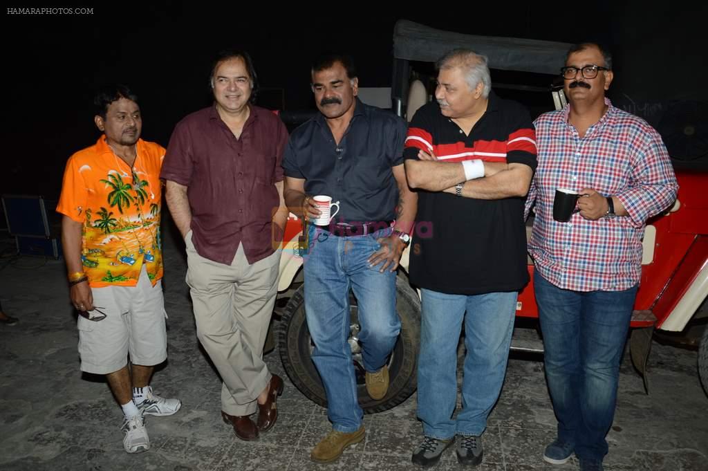 Raghubir Yadav, Farooq Sheikh, Satish Shah, Tinnu Anand at Photo shoot with the cast of Club 60 in Filmistan, Mumbai on 7th Aug 2013