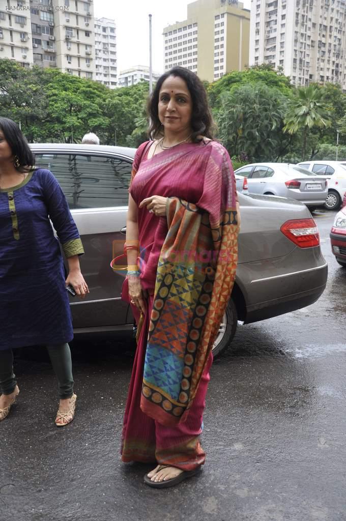 Hema Malini at Society Collection in WTC, Mumbai on 8th Aug 2013