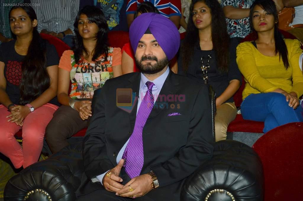 Navjot Singh Sidhu on the set of Comedy Nights with Kapil in Filmcity, goregaon on 10th Aug 2013