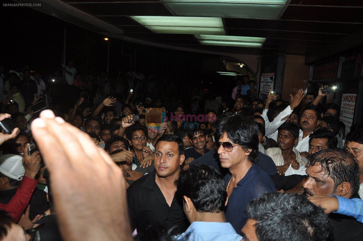 Shahrukh Khan promote Chennai Express in Gaiety bandra, Mumbai on 11th Aug 2013