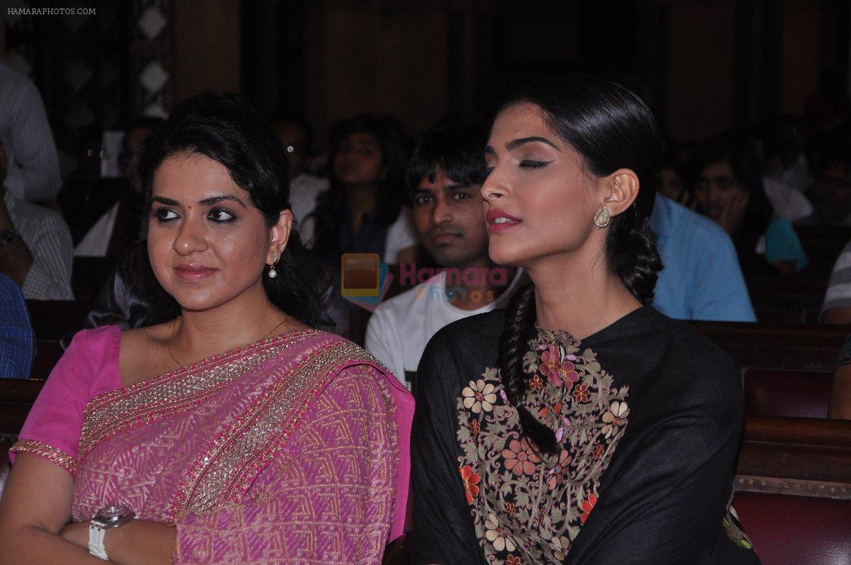 Sonam Kapoor, Shaina NC at NBT Samwaad event in Mumbai on 12th Aug 2013