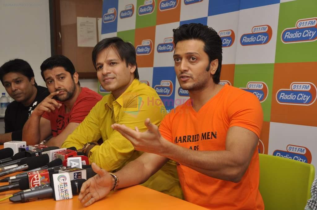 Aftab Shivdasani, Vivek Oberoi, Ritesh Deshmukh at Grand Masti music launch in Bandra, Mumbai on 12th Aug 2013