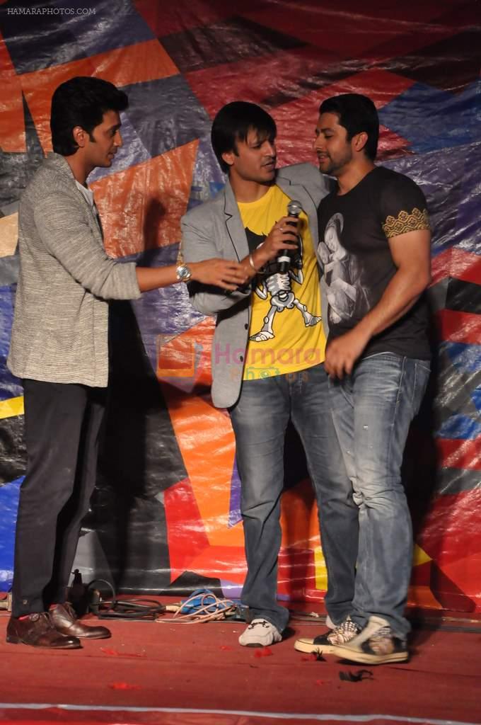 Riteish, Vivek, Aftab at Grand Masti promotions in Malhar, Mumbai on 17th Aug 2013