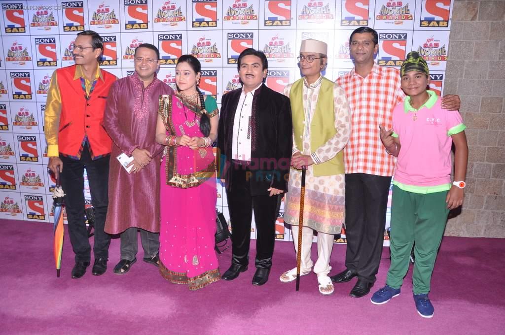Disha Vakani, Dilip Joshi at Sab Ke Anokhe Awards red carpet in NCPA, Mumbai on 19th Aug 2013