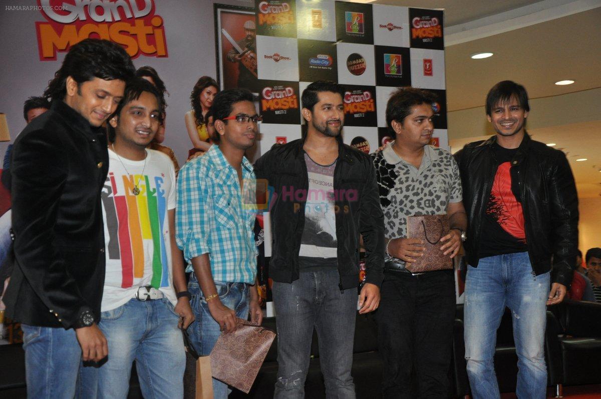 Riteish Deshmukh, Aftab Shivdasani, Vivek Oberoi at the Music launch of Grand Masti at R-City Mall in Mumbai on 23rd Aug 2013