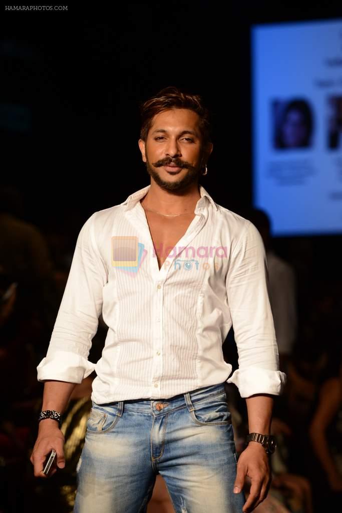 Terrence Lewis walk the ramp for Rocky S show at LFW 2013 Day 2 in Grand Haytt, Mumbai on 24th Aug 2013