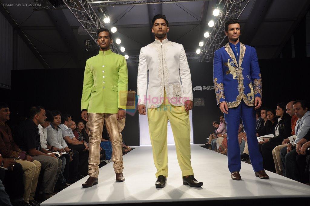 Model walk the ramp for Talent Box Barkha and Sonzal show at LFW 2013 Day 4 in Grand Haytt, Mumbai on 26th Aug 2013