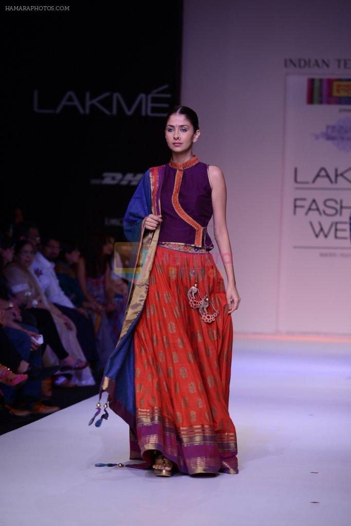 Model walk the ramp for Shruti Sancheti show at LFW 2013 Day 4 in Grand Haytt, Mumbai on 26th Aug 2013